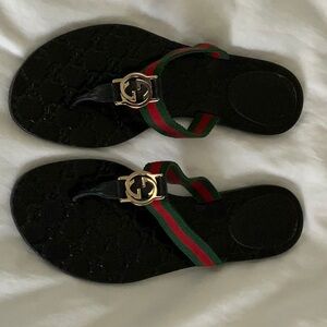GUCCI  nylon Lifford flip flop size 40 1/2